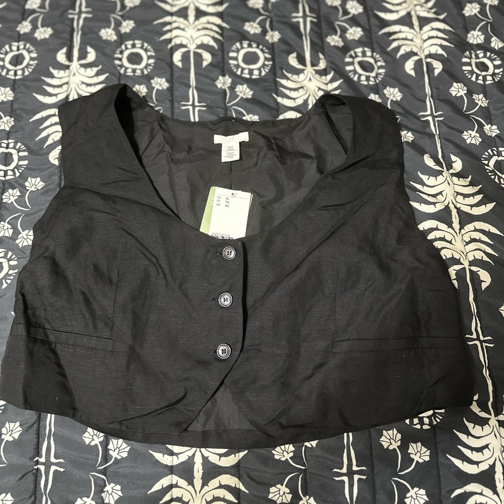 Cropped linen vest